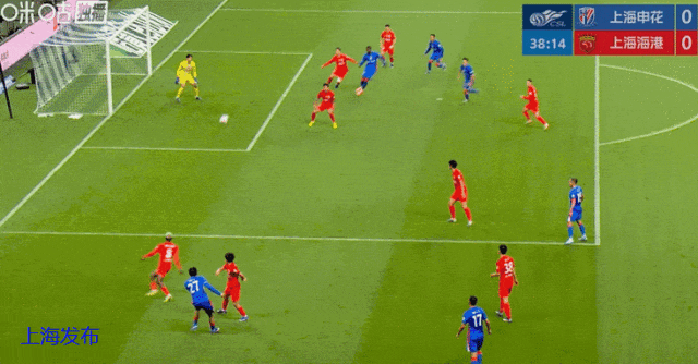 陈晋一传中，盖伊抢点头球被没收