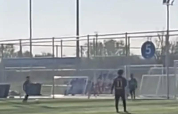 少儿足球“互射乌龙”，假球毒芽绝不能长在娃娃脚下